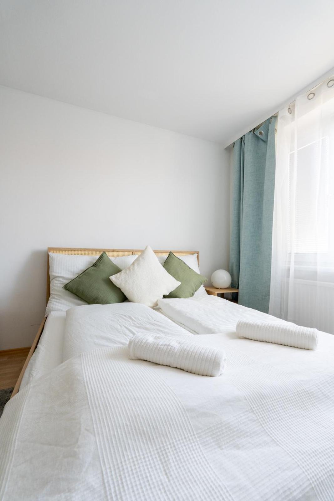 Two Bedrooms - 85 Squaremeters - 4 Min To U6 Dresdner Str Виена Екстериор снимка